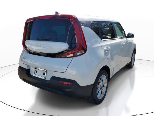 2022 kia soul lx