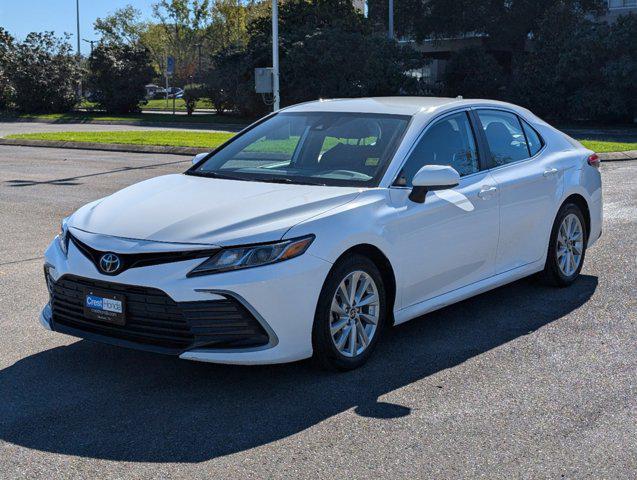 2021 toyota camry le