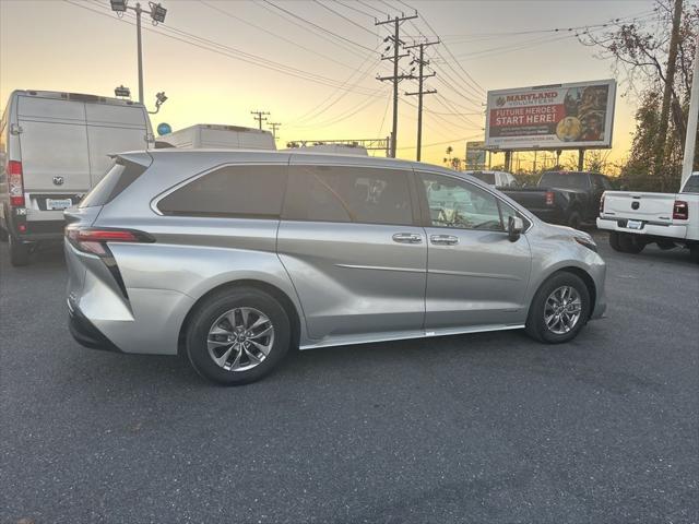 2021 toyota sienna xle 8 passenger