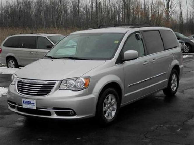 2012 chrysler town & country touring in east syracuse, ny