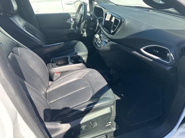 2022 chrysler pacifica hybrid touring l