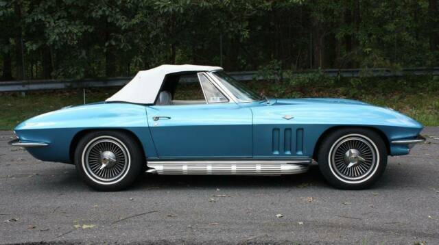 1966 chevrolet corvette convertible nassau blue/white