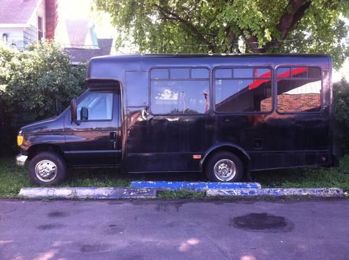 2005 ford champion bus for sale in grand forks, north dakota