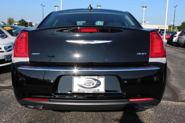 2018 chrysler 300 touring
