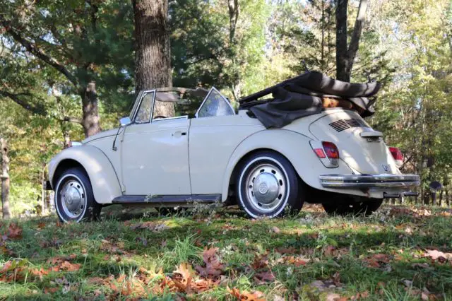 1971 volkswagen super beetle convertible : runs & drives nicely : needs tlc !