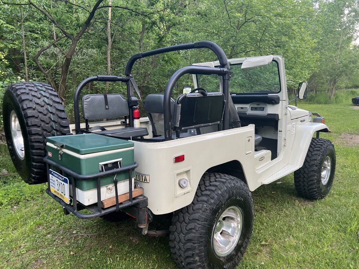 1976 toyota fj cruiser white