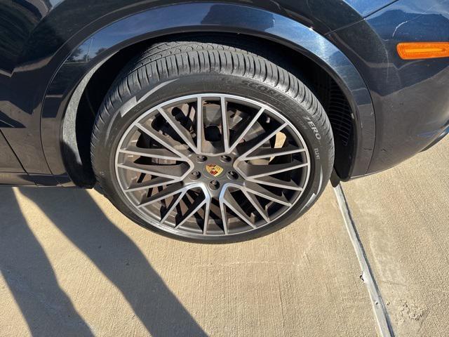 2021 porsche cayenne base