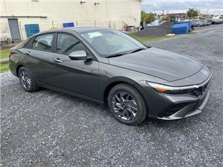 2024 Hyundai Elantra blue
