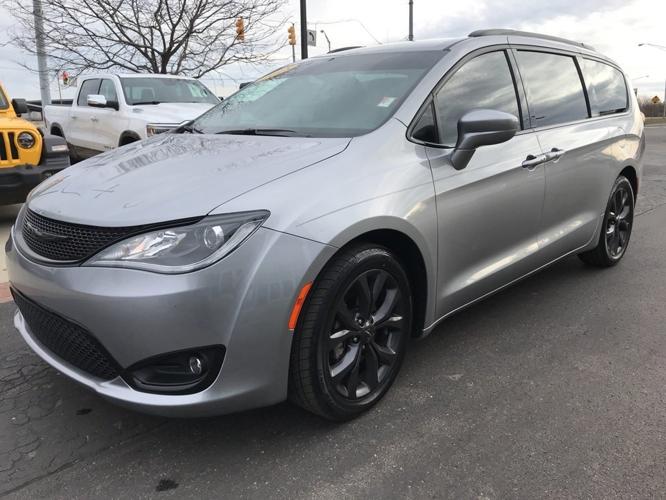 used 2018 chrysler pacifica touring-l plus indianapolis, in 46219 for sale in indianapolis, indiana