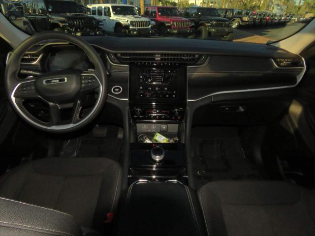 2023 jeep grand cherokee laredo 4x4