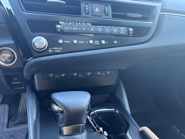 2024 lexus es 300h ultra luxury