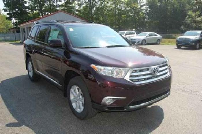2013 toyota highlander 4wd 4dr v6 plus in meadville, pa