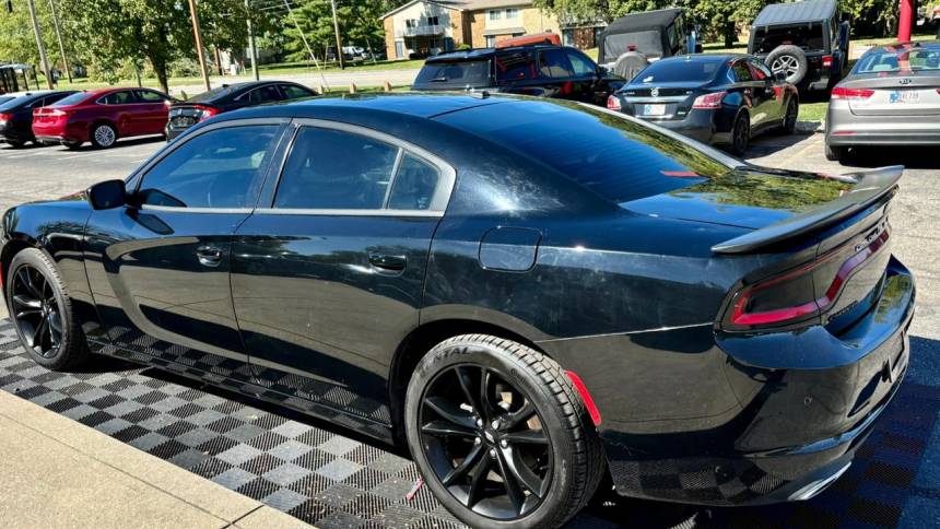2018 dodge charger sxt