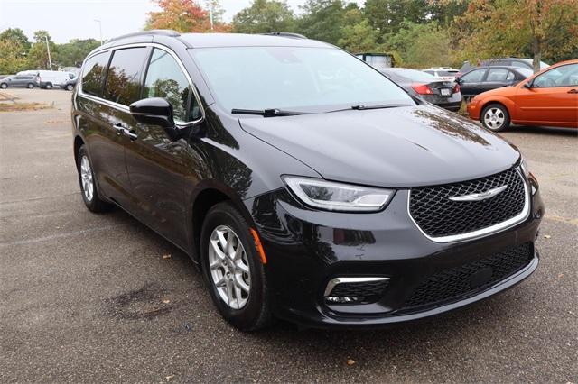 2022 chrysler pacifica touring-l