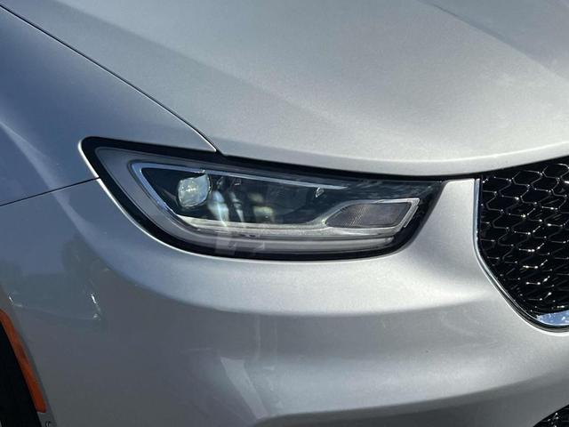 2023 chrysler pacifica hybrid limited