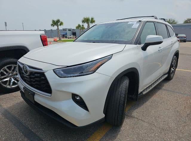2021 toyota highlander xle in graham, north carolina