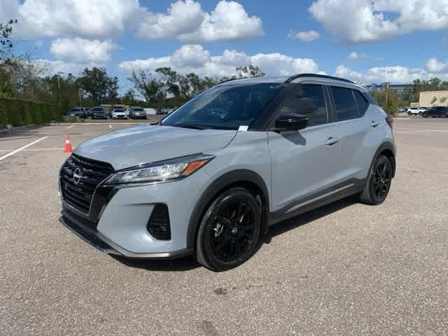 2022 nissan kicks sr