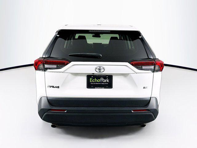 2023 toyota rav4 le