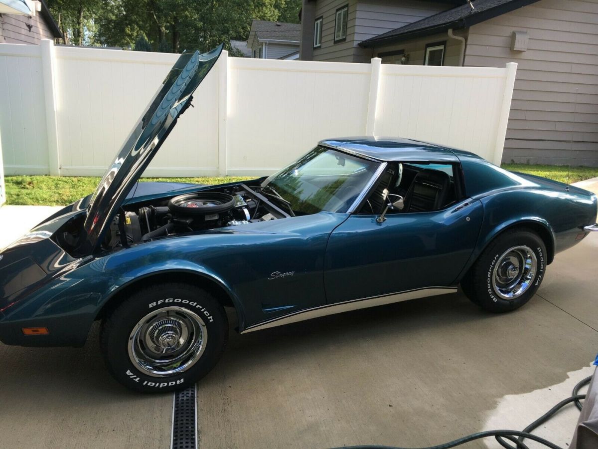 1973 chevrolet corvette stingray- blue