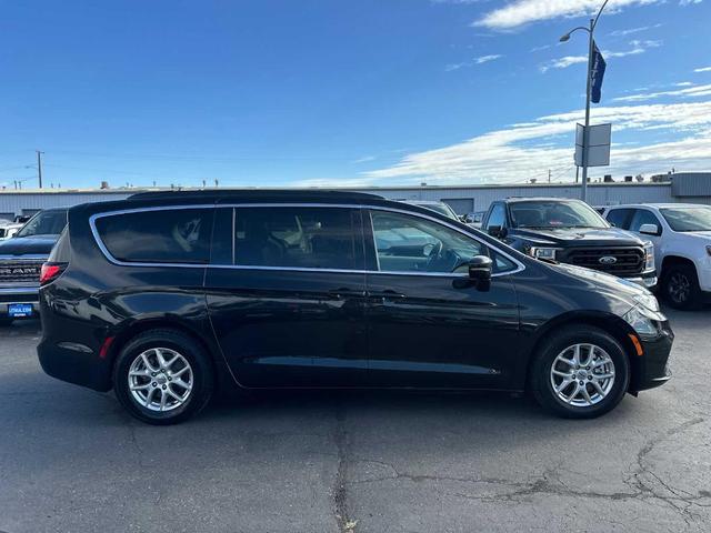 2022 chrysler pacifica touring-l