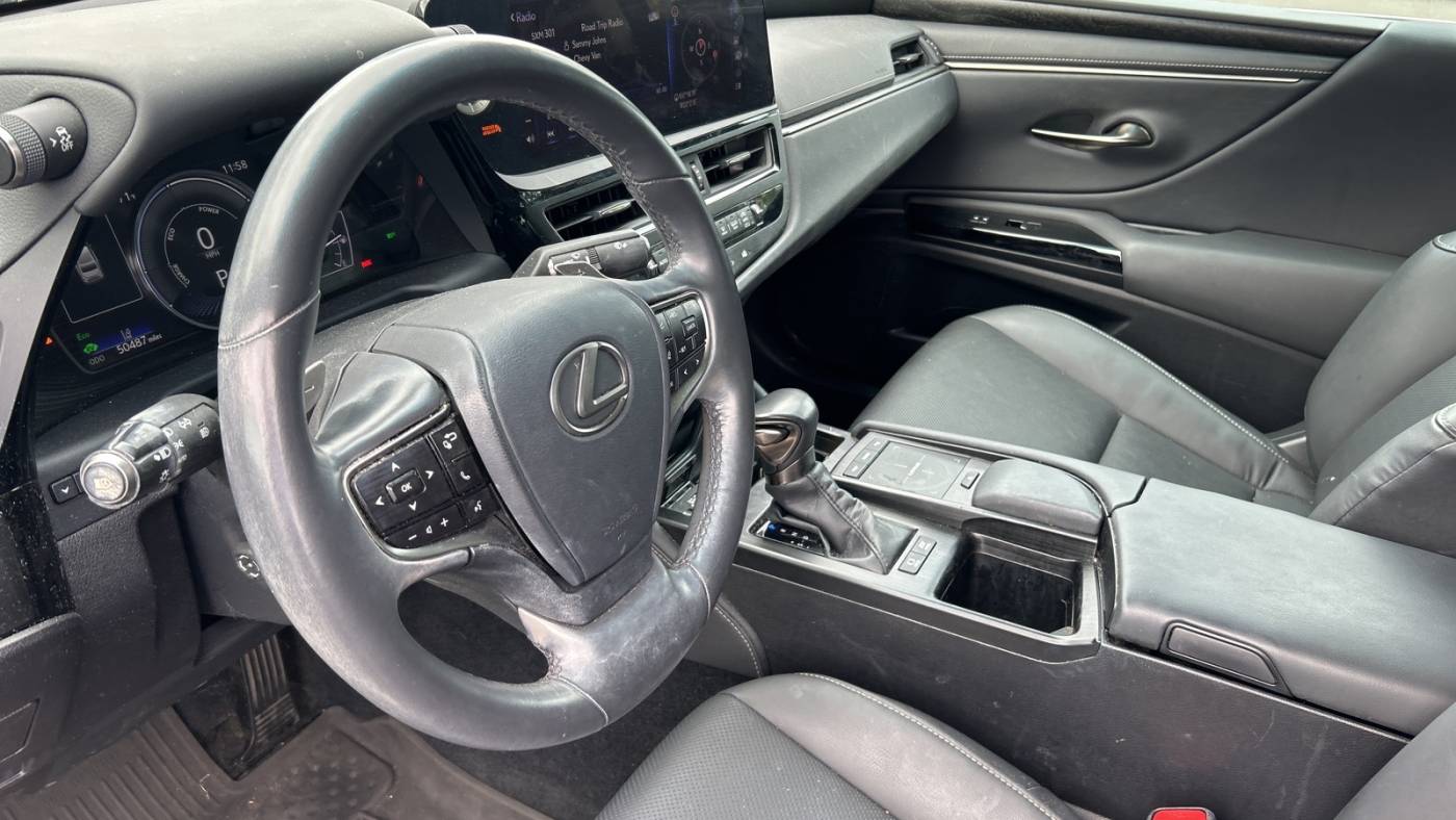 2022 lexus es 300h base