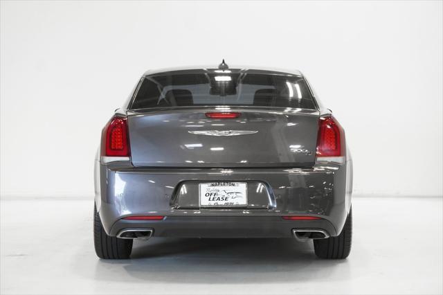 2017 chrysler 300 s