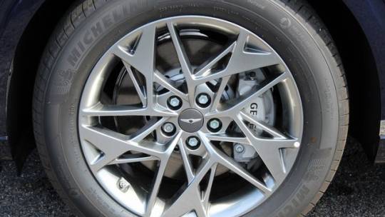 2025 Genesis GV70