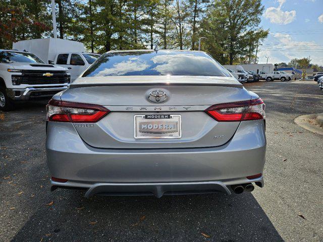 2021 toyota camry se