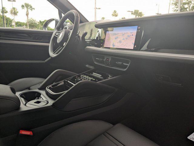 2024 porsche cayenne awd