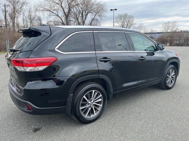 2017 toyota highlander xle in medford, massachusetts