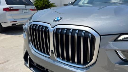 2023 BMW X7