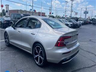 2024 Volvo S60 b5 plus dark theme