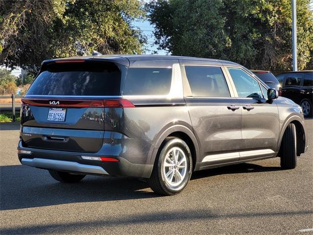 2023 kia carnival lx