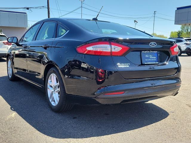 2016 ford fusion se