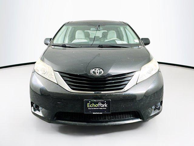 2012 toyota sienna le