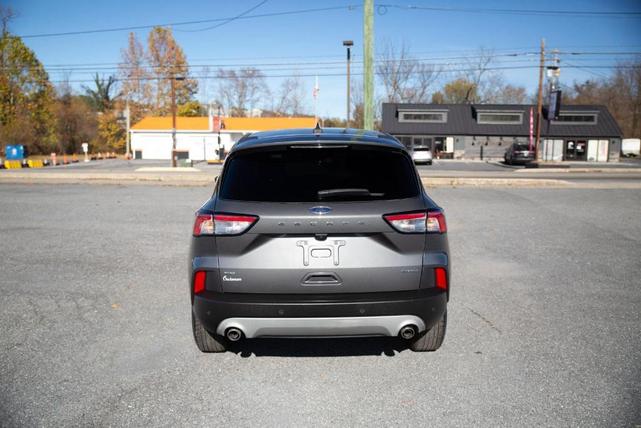 2021 ford escape se