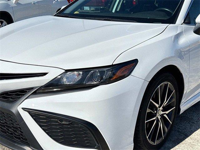 2021 toyota camry se