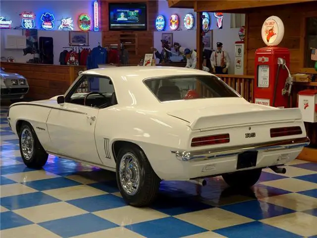 1969 chevrolet camaro rs - dover white / black