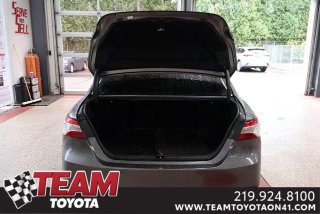 2019 toyota camry hybrid xle