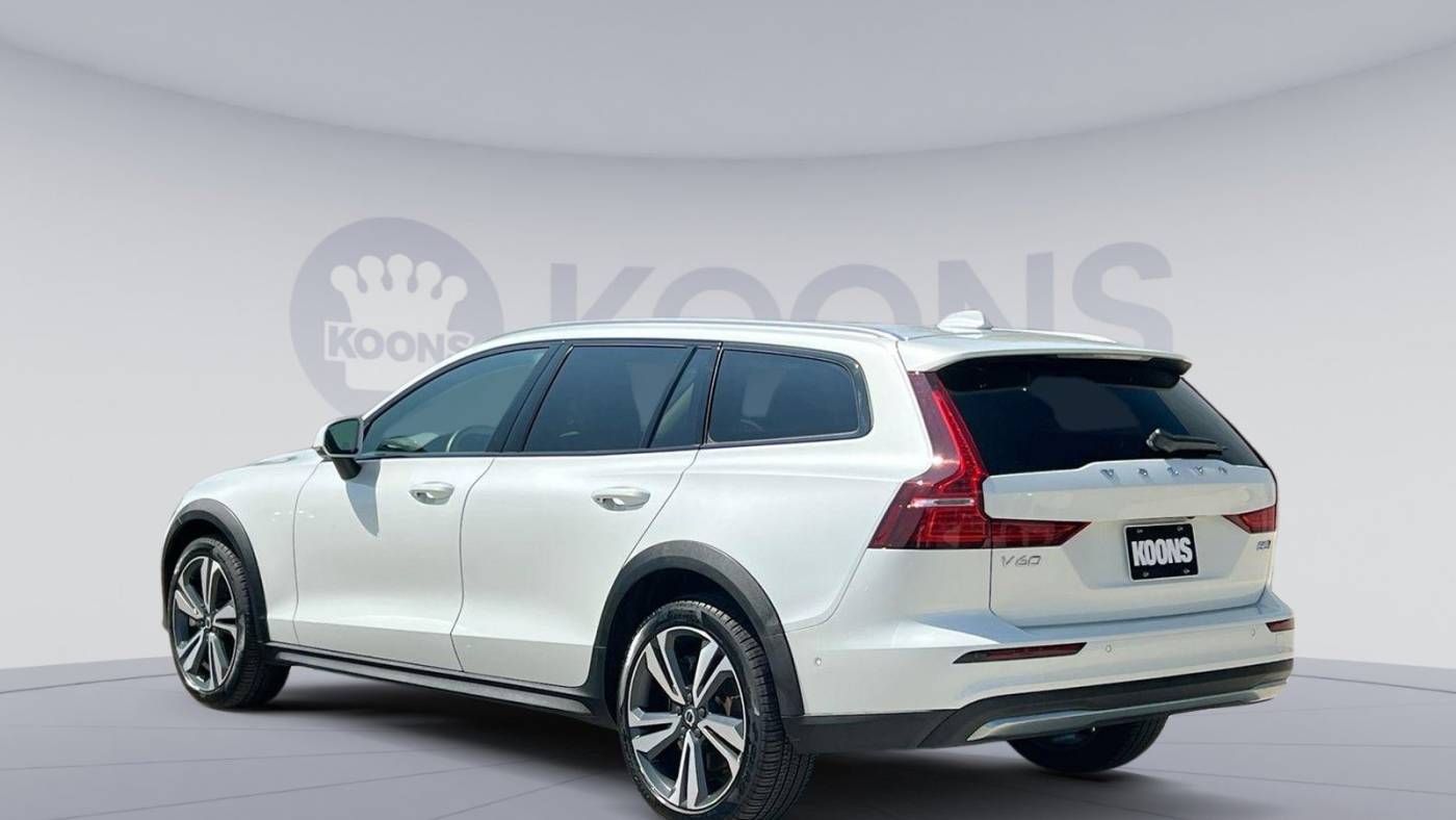 2024 volvo v60 cross country b5 plus