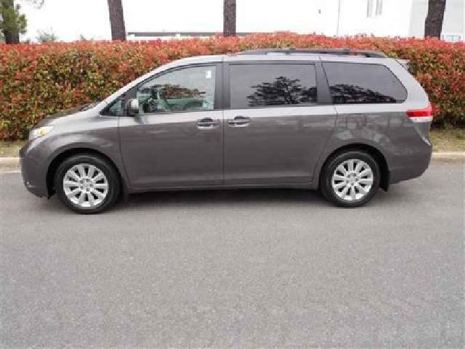 2013 toyota sienna le in richmond, va