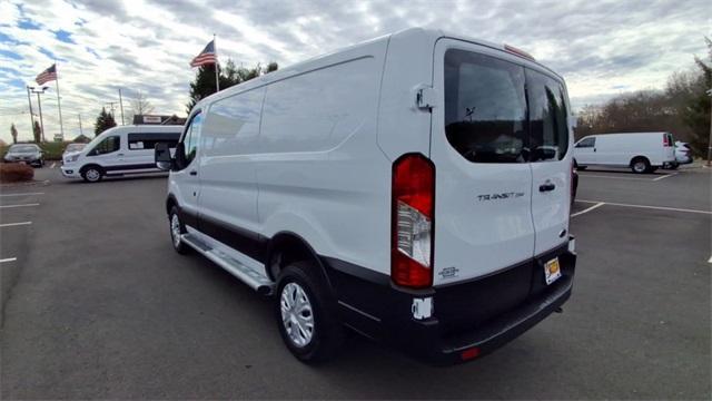 2023 ford transit-250 base