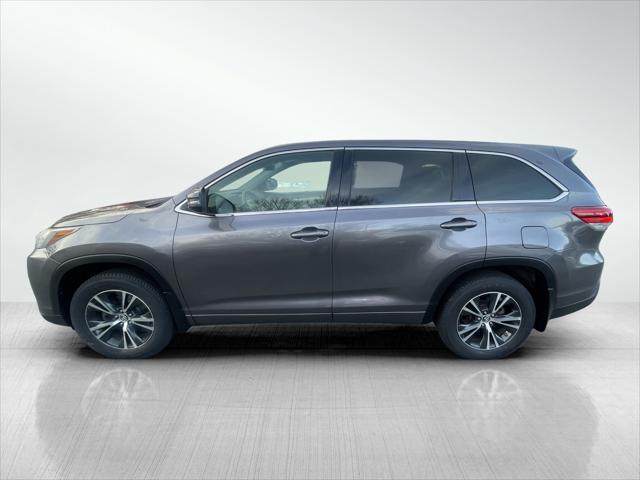 2017 toyota highlander le