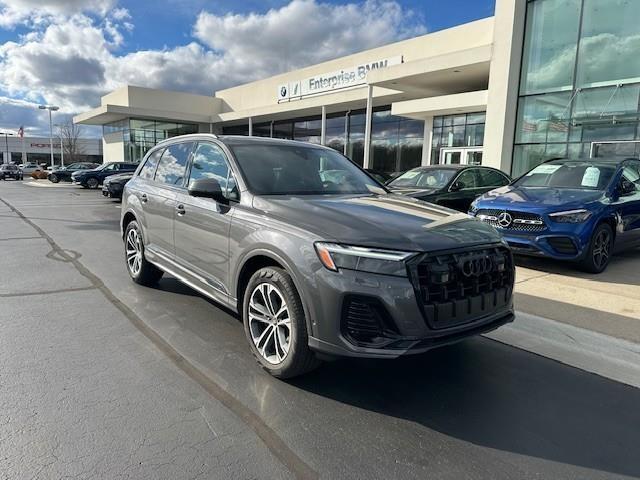 2025 audi q7 45 premium plus