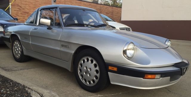 1989 alfa romeo spider quadrifoglio