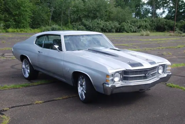 1971 chevrolet malibu dressed as a chevelle ss