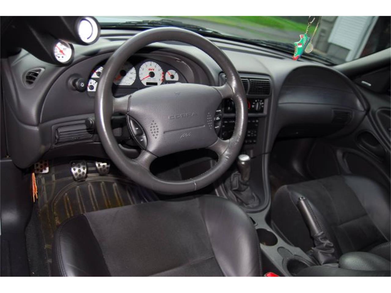 2004 ford mustang