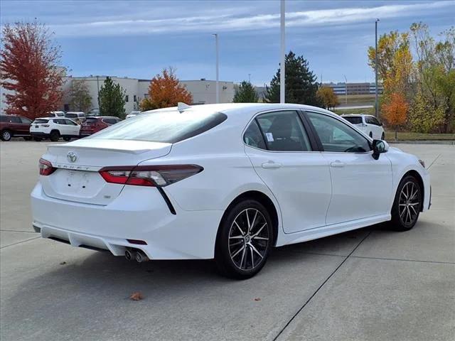 2024 toyota camry se