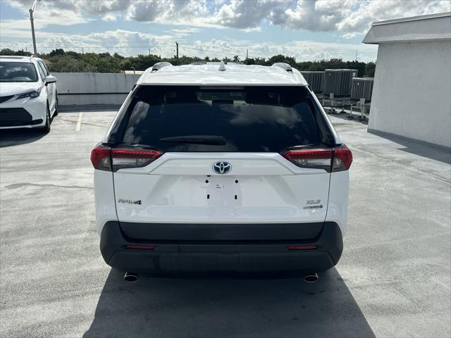 2020 toyota rav4 hybrid xle