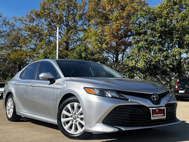 2020 toyota camry le